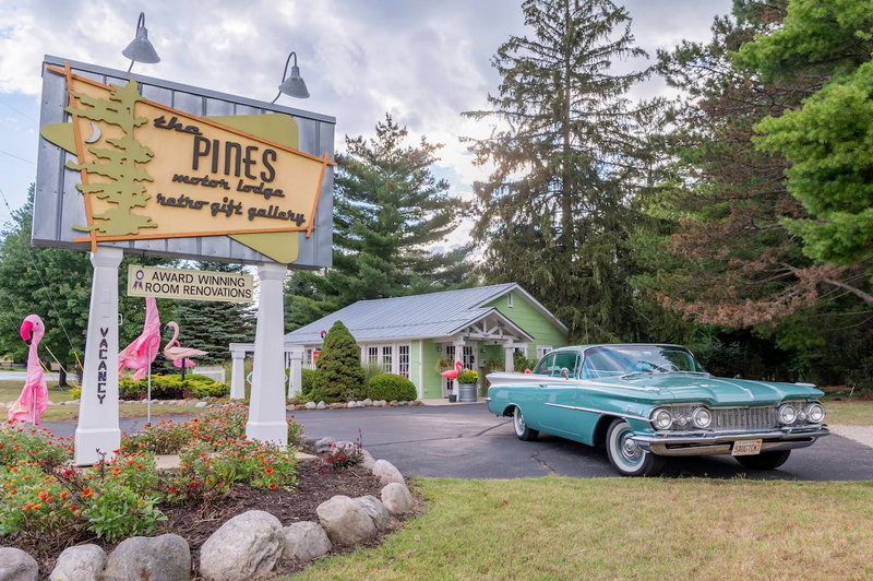 Pines Motor Lodge & Retro Gift Gallery - From Web Listing (newer photo)
